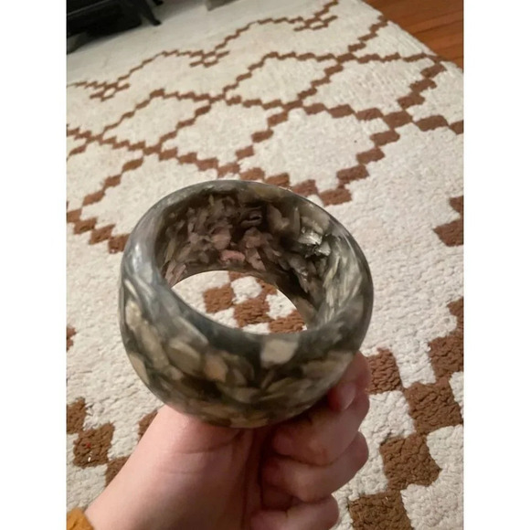 Plastic Marbled Circle Decor - Picture 6 of 6